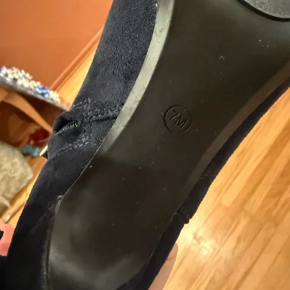 Calvin Klein Blue Suede Pointed-Toe Ankle Booties – Women’s Size 7 - Picture 5 of 5
